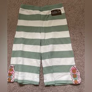 EUC cropped Matilda Jane sage green and white pants. Size 4